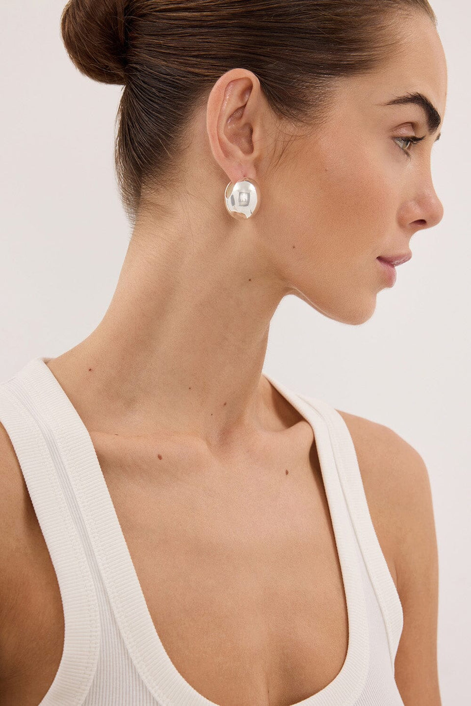 ANNA ROSSI LIGHT SILVER ORBIT HOOP