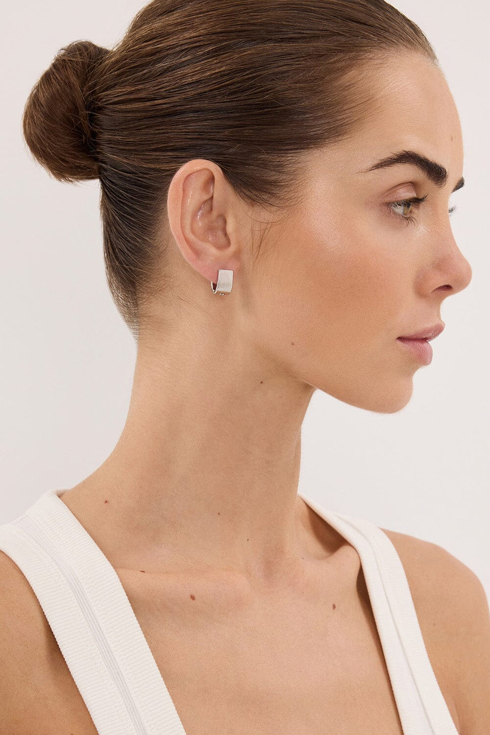 ANNA ROSSI WRAP HUGGIE RHODIUM SILVER