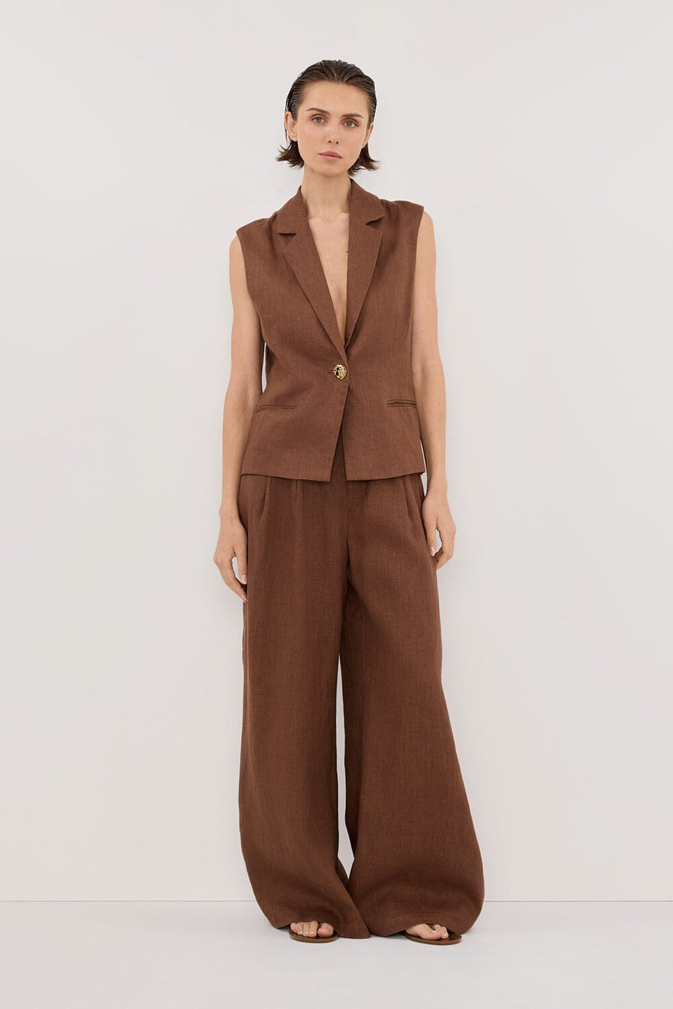 SELAH FONDANT LINEN SLEEVELESS VEST Clothing DISSH Boutiques 6 CHOCOLATE