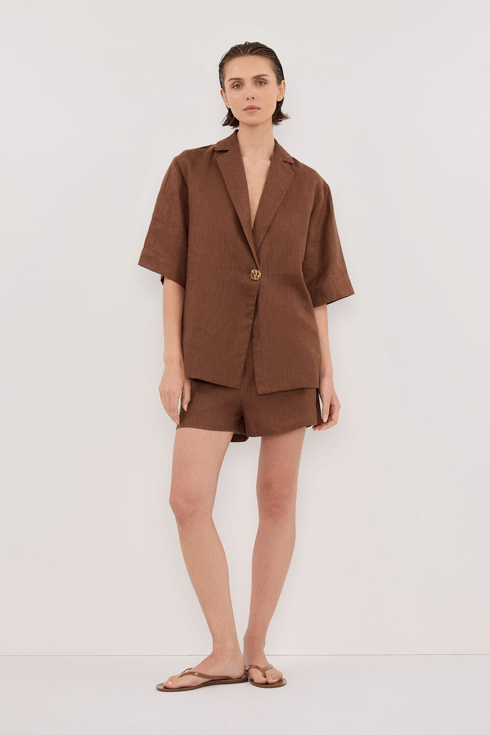 NALA FONDANT LINEN RESORT SHIRT Clothing DISSH Boutiques 6 CHOCOLATE