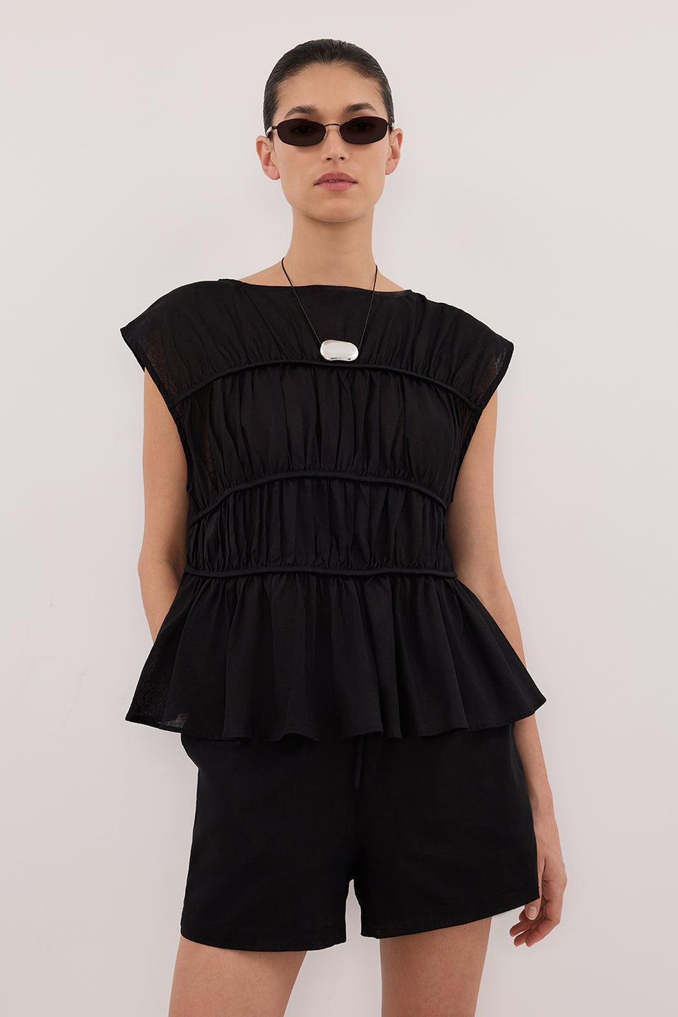 QUINN BLACK LINEN SHORT Clothing DISSH Boutiques