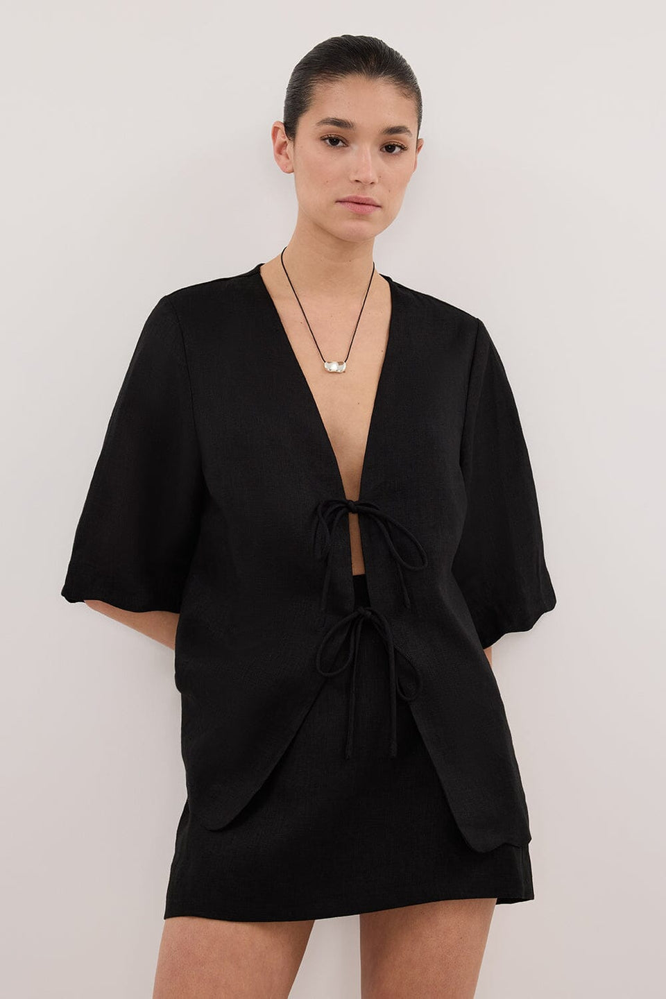 EVIE BLACK LINEN SKORT Clothing DISSH Boutiques