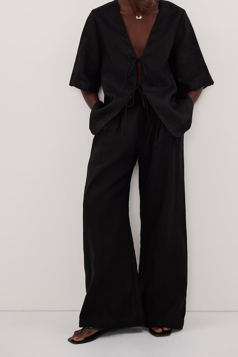 HOLDEN BLACK LINEN PANT Clothing DISSH Boutiques
