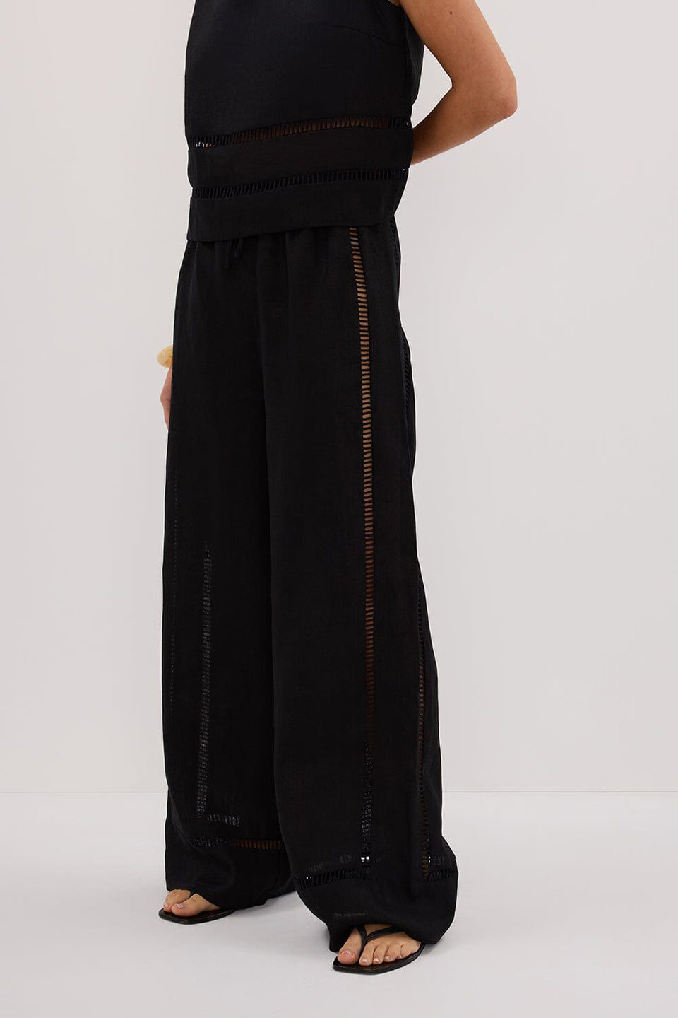 LINDSAY BLACK LINEN PANT Clothing DISSH Boutiques