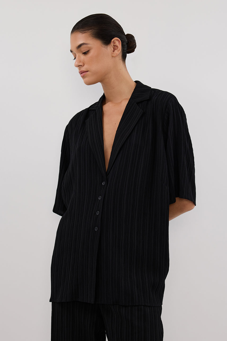 LOZ BLACK SHORT SLEEVE SHIRT Clothing DISSH Boutiques