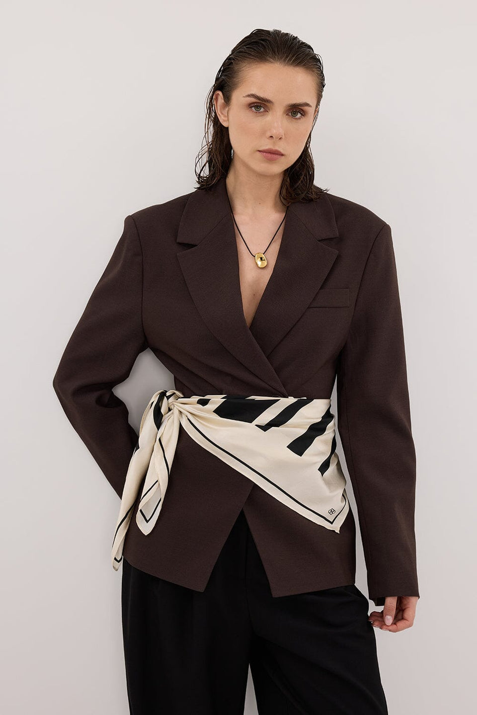 SURI ESPRESSO CINCHED BLAZER