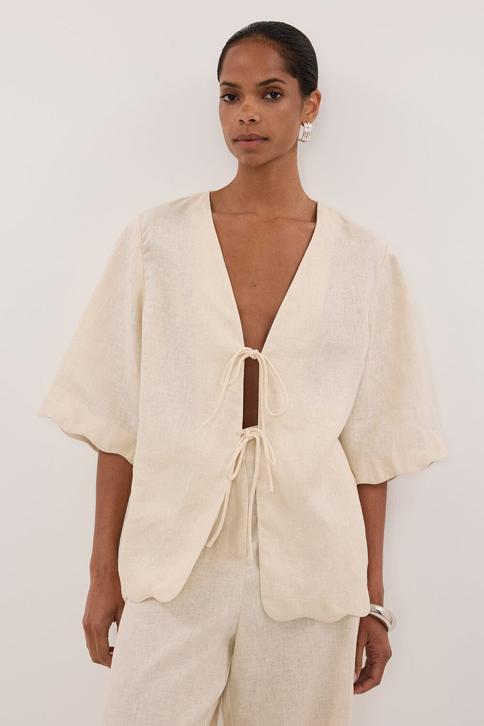 LELA SANDSTONE SHORT SLEEVE LINEN SHIRT Clothing DISSH Boutiques