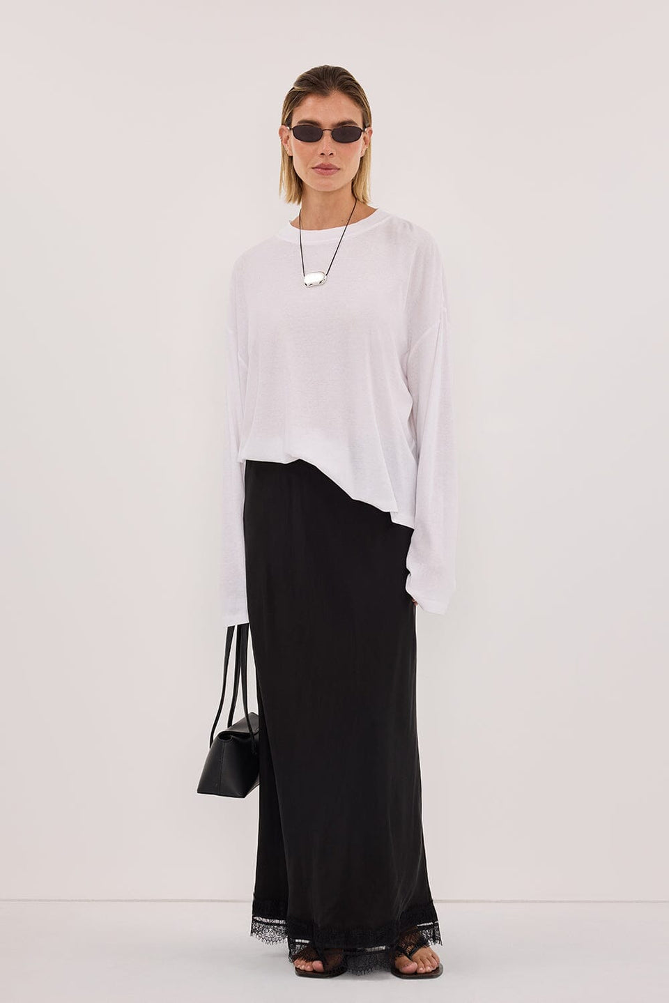 SLOANE WHITE LONG SLEEVE CREW KNIT TOP