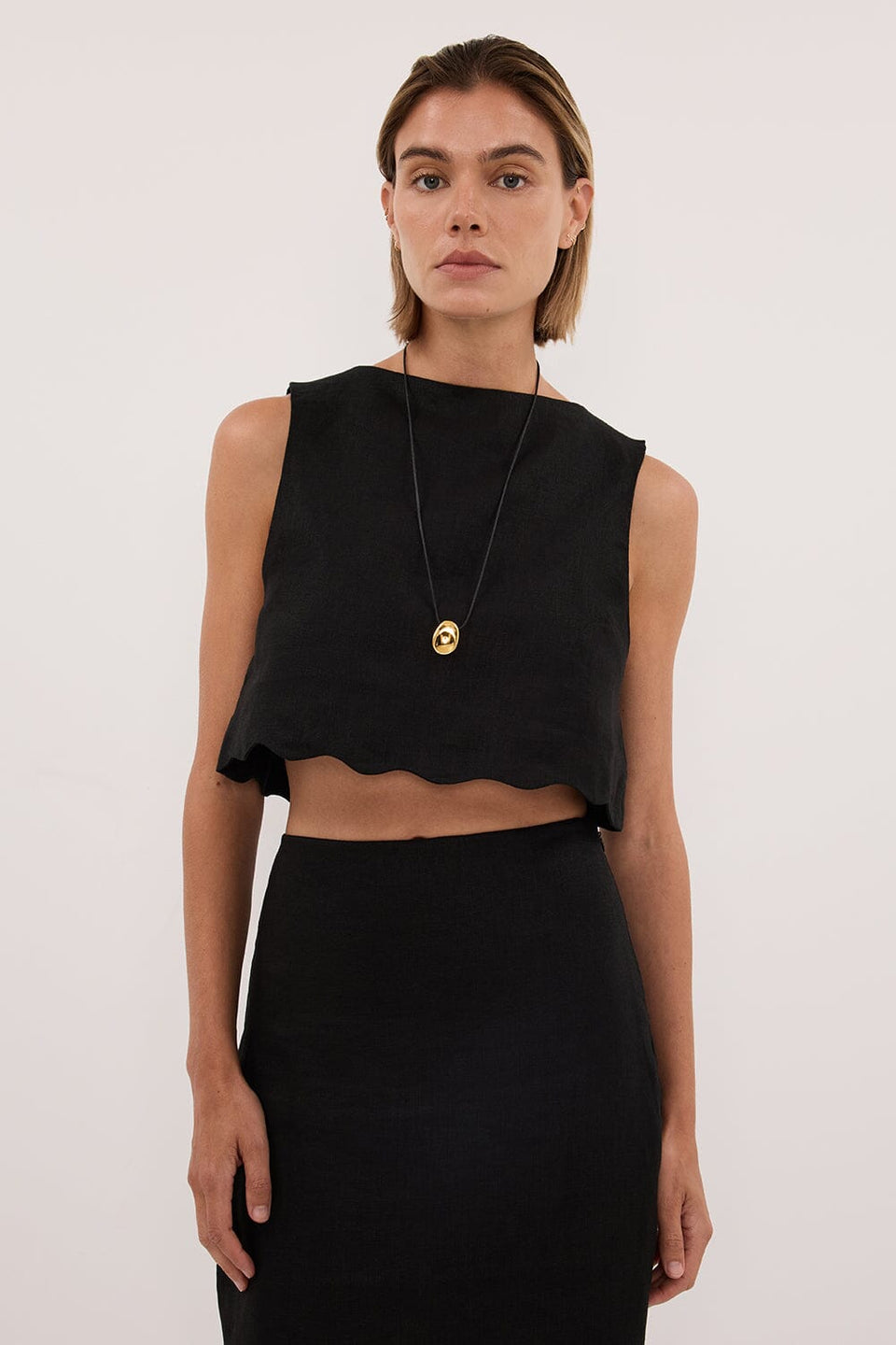 LELA BLACK LINEN CROP TOP