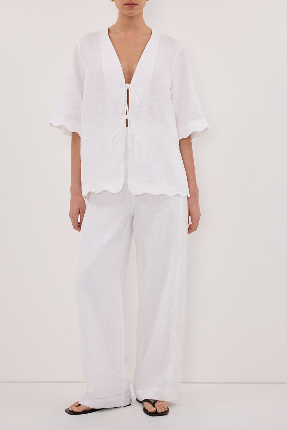 LELA WHITE LINEN PANT Clothing DISSH Boutiques