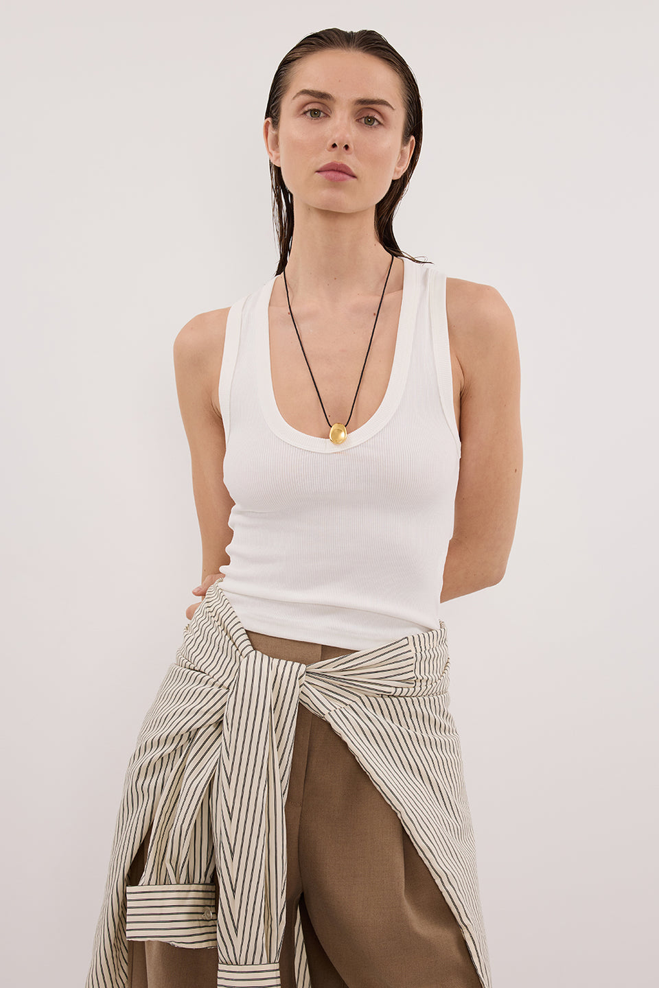 YASMIN OFF WHITE SLEEVELESS KNIT TANK