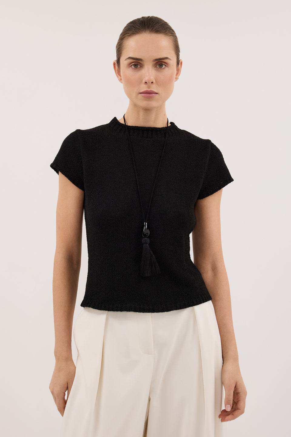 LEO BLACK KNIT TOP