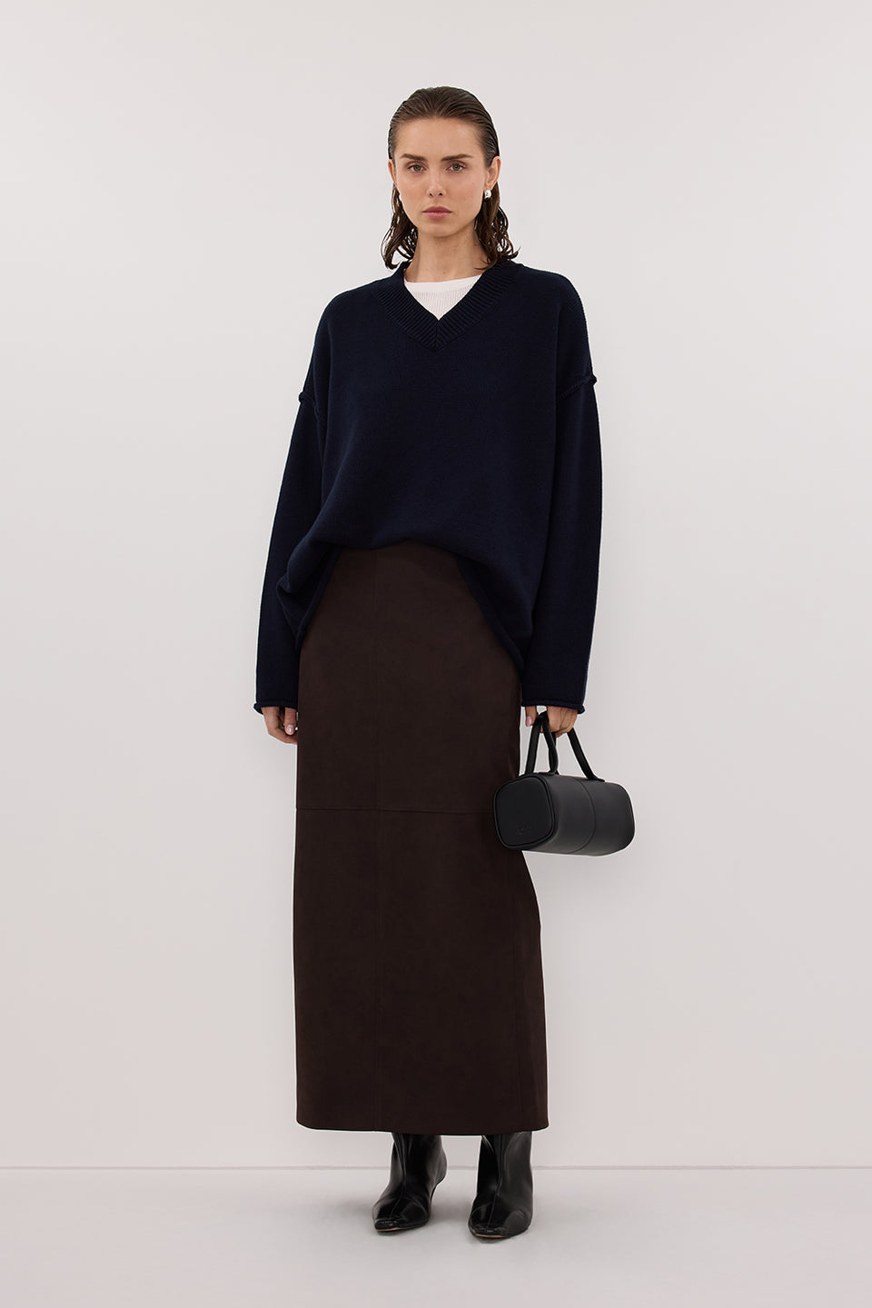 FLINT INK V NECK KNIT JUMBER Clothing DISSH Boutiques