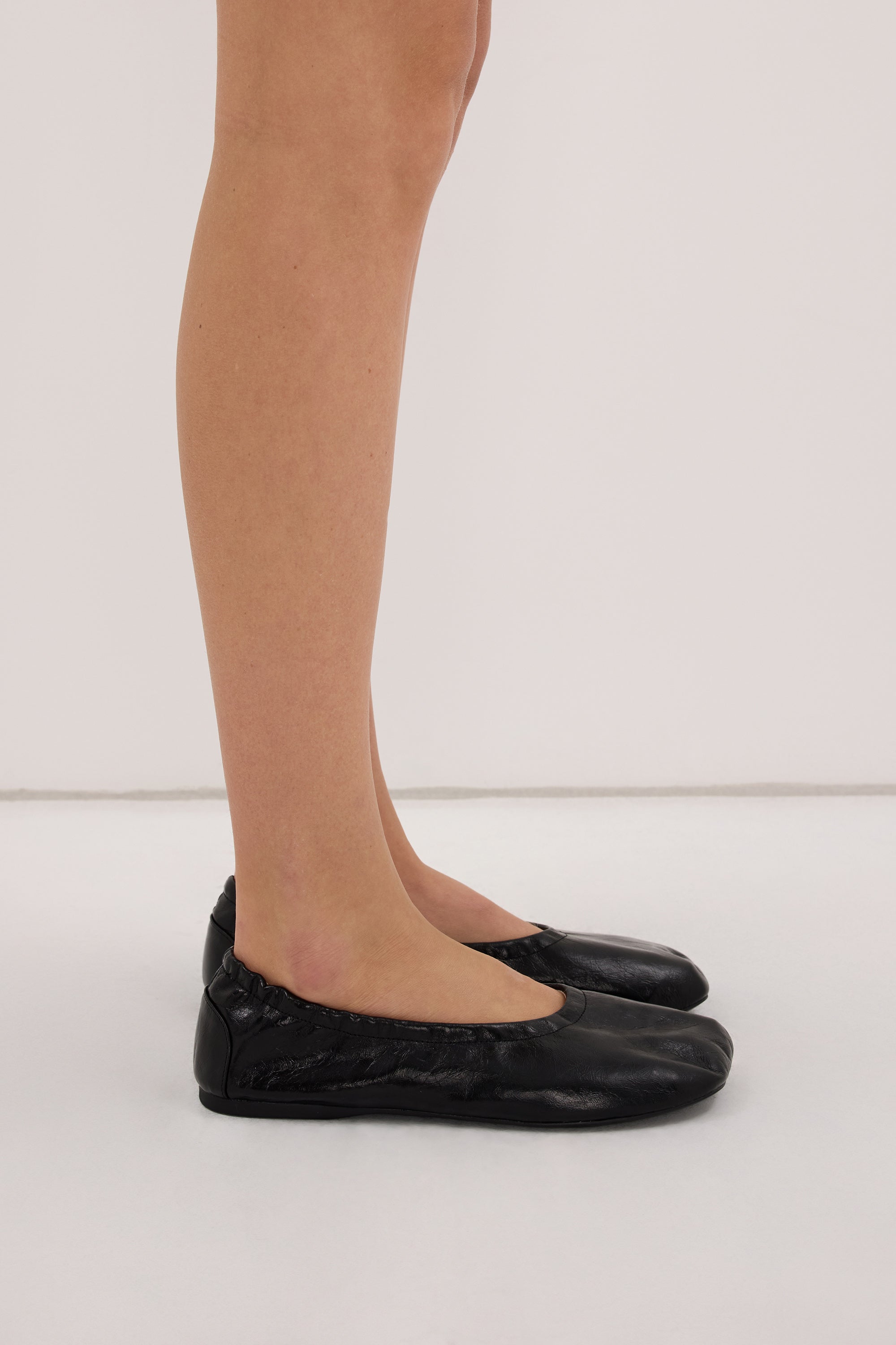 ALIAS MAE BLACK THERESA BALLET FLAT