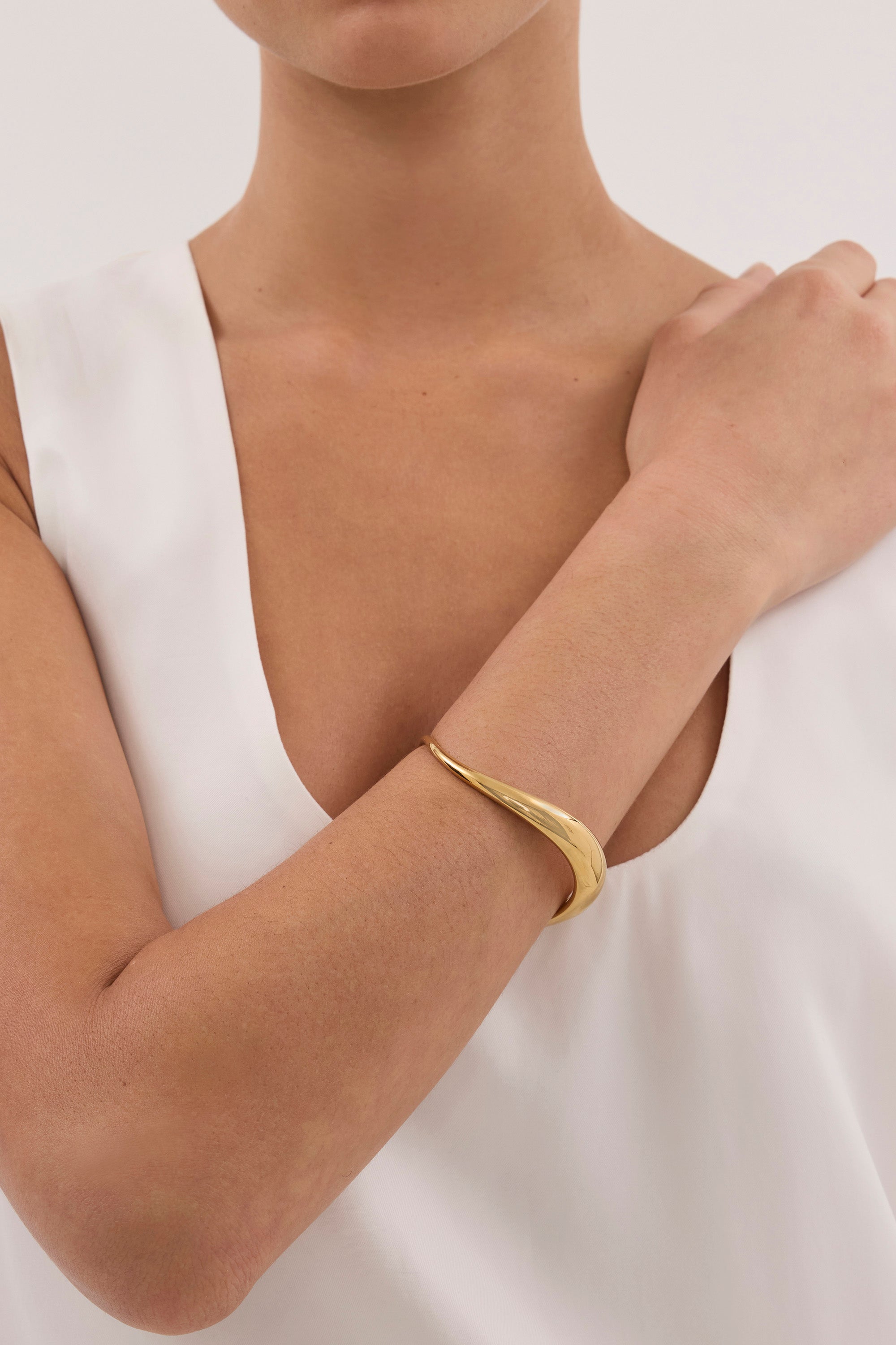 ANNA ROSSI WAVE GOLD BANGLE CUFF