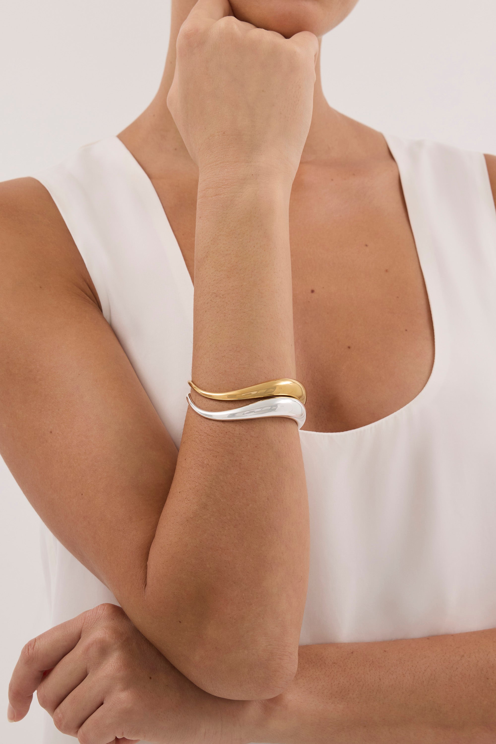 ANNA ROSSI WAVE LIGHT SILVER BANGLE CUFF