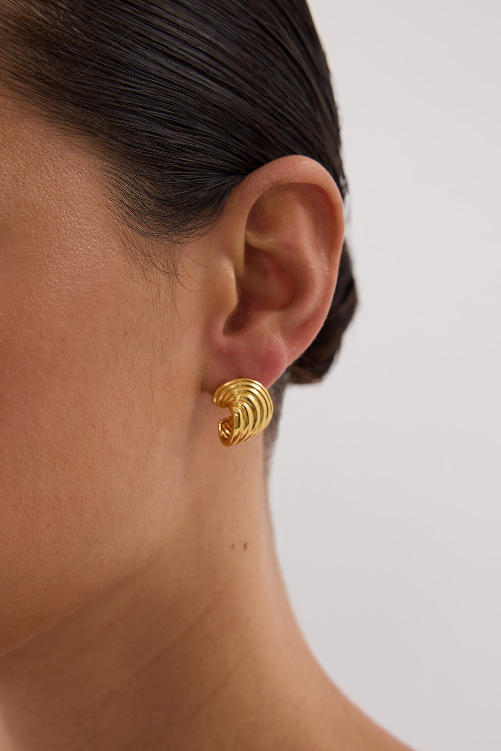 AMBER SCEATS KONA EARRING GOLD Accessories DISSH Boutiques 