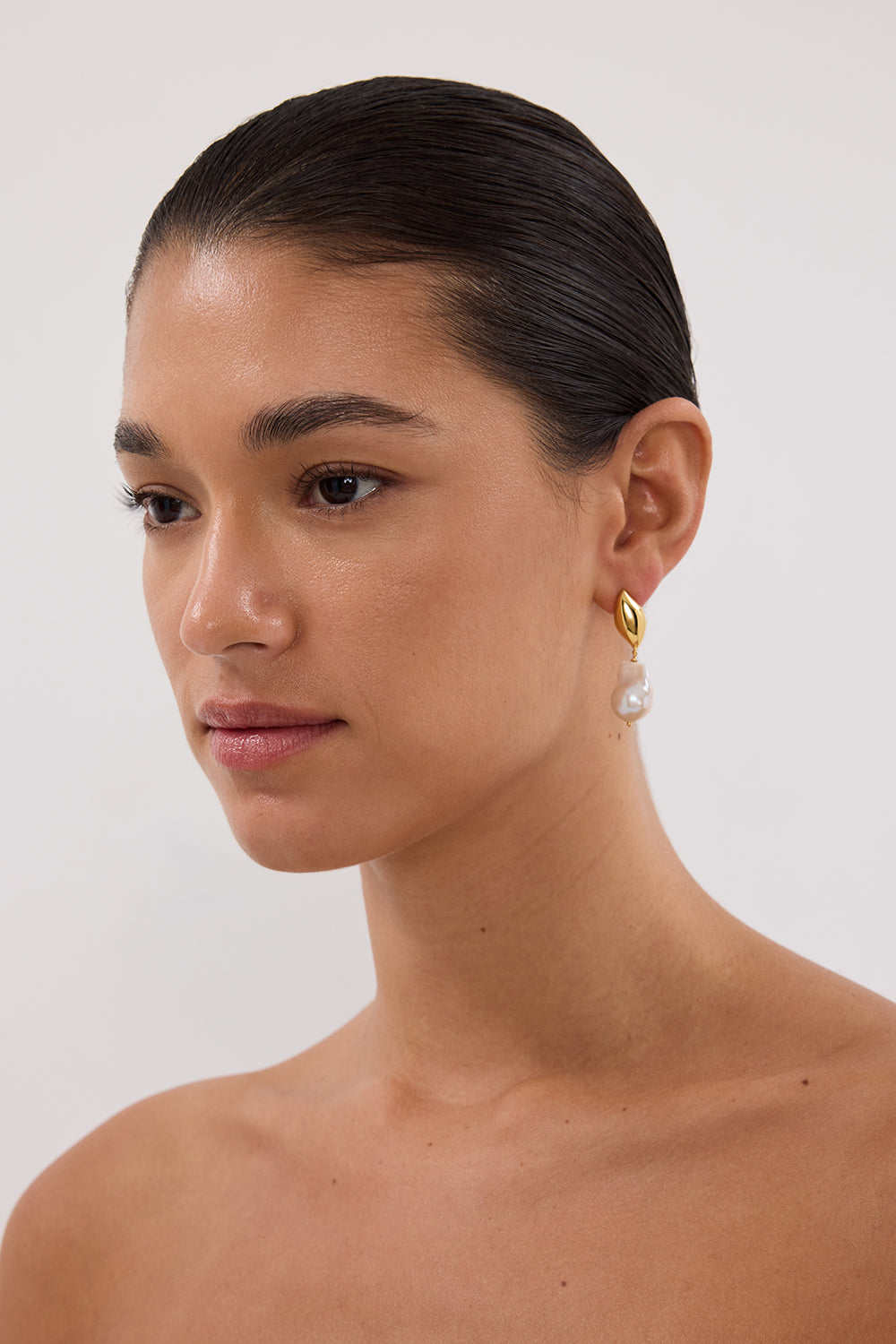 AMBER SCEATS ISOLA EARRING GOLD Accessories DISSH Boutiques 