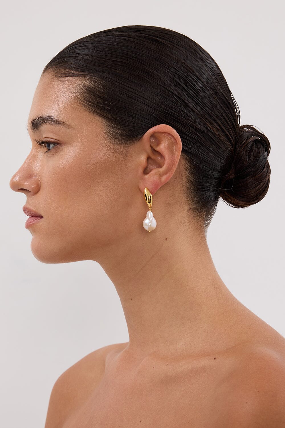 AMBER SCEATS ISOLA EARRING GOLD Accessories DISSH Boutiques 
