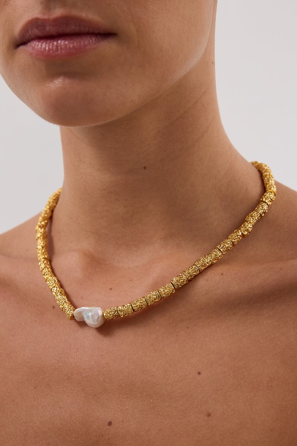 AMBER SCEATS LIORA NECKLACE GOLD Accessories DISSH Boutiques 
