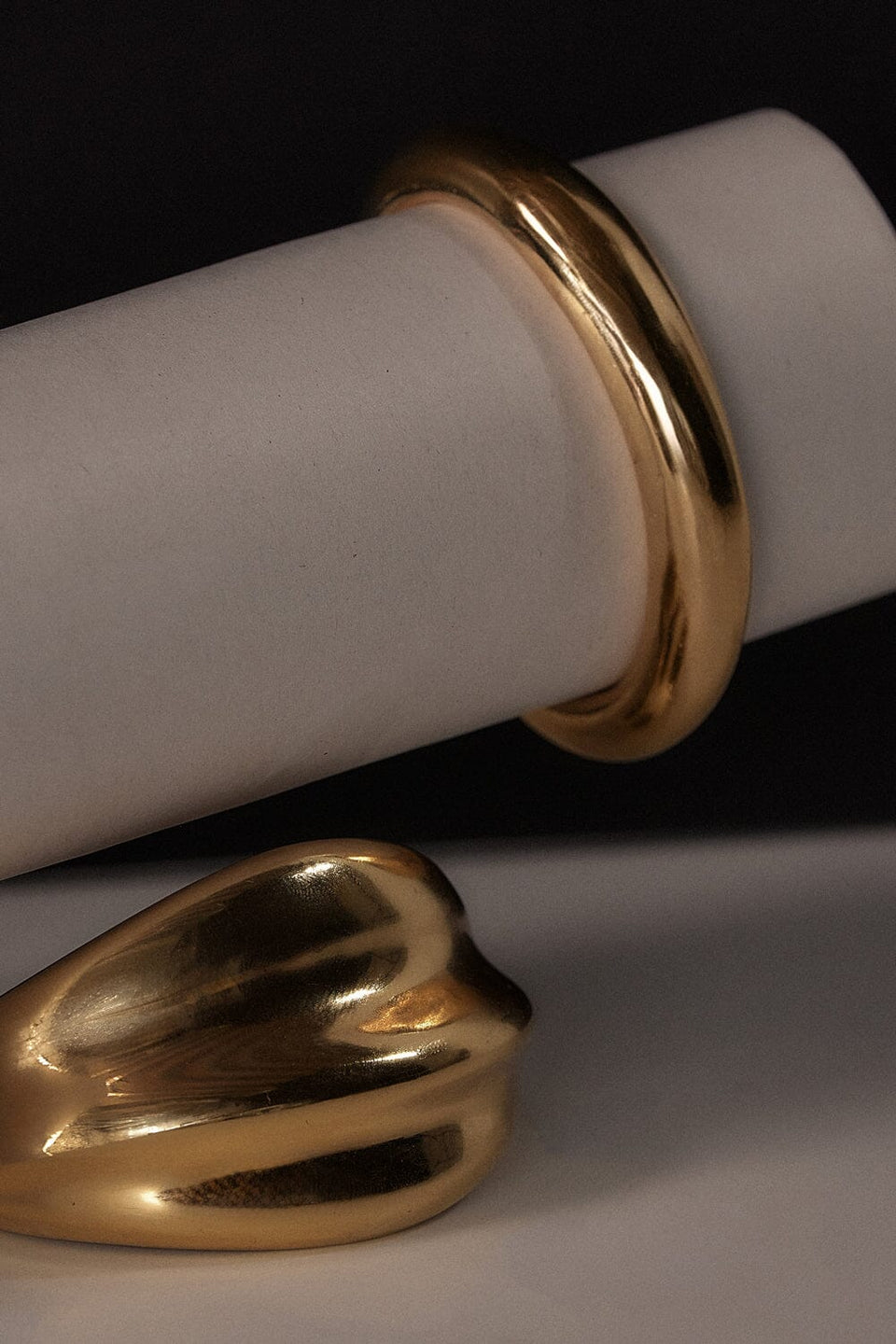 MÉGA CLASSIC GOLD CUFF BRACELET Accessories DISSH Boutiques 