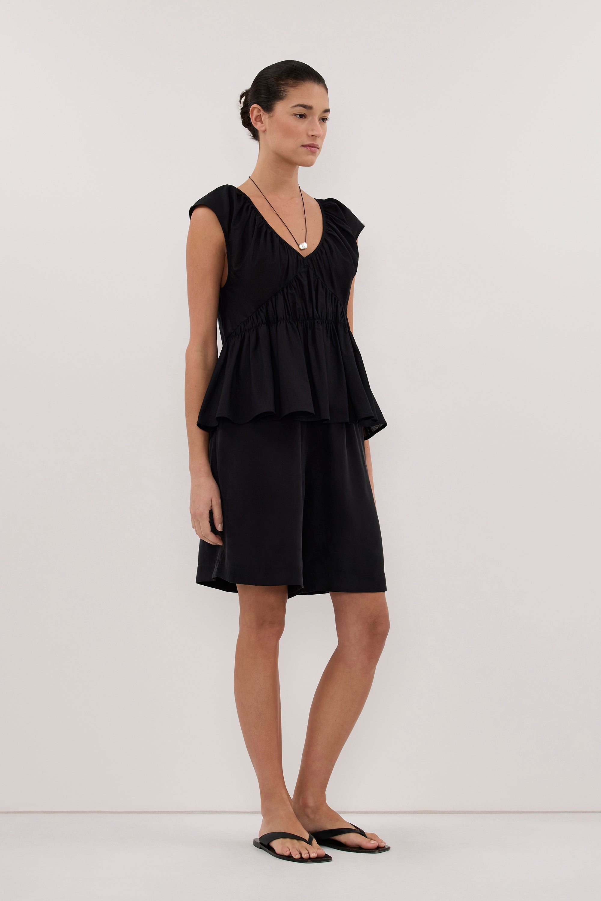 BILLIE BLACK LINEN BLEND TOP