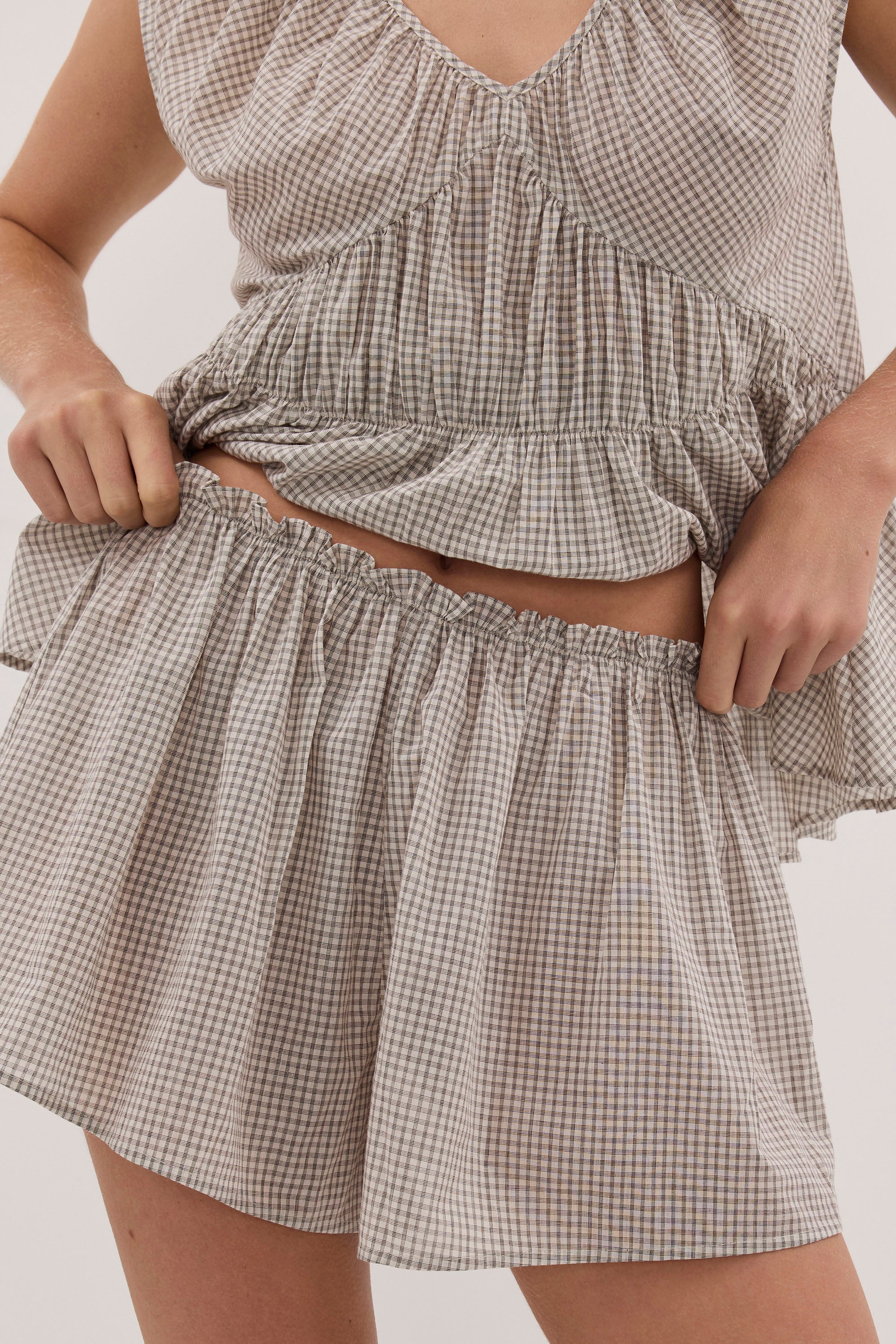 ARABELLA CREAM CHECK SHORT