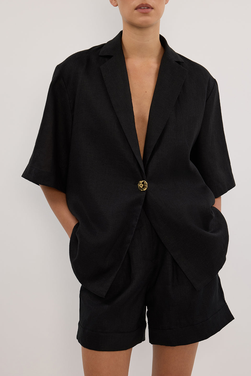 NALA BLACK LINEN RESORT SHIRT Clothing DISSH Boutiques 