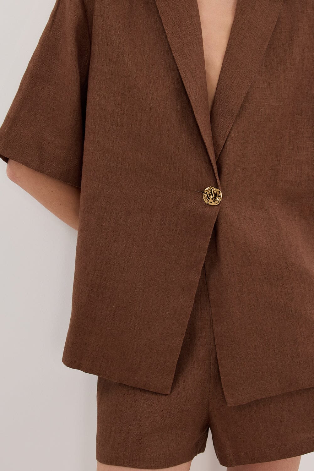 NALA FONDANT LINEN RESORT SHIRT Clothing DISSH Boutiques 