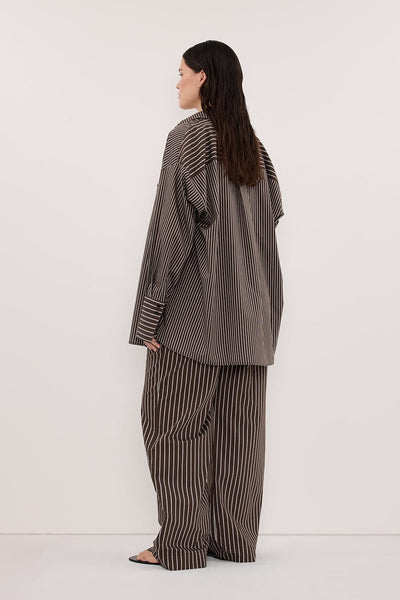 Jasmine wearing SABLE OVERSIZED BITTER CHOC SILK BLEND SHIRT