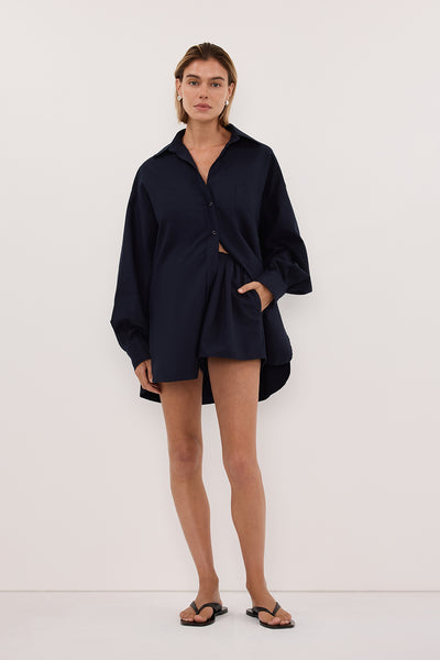 Joanna wearing RHEA 2.0 INK OVERSIZED COTTON SHIRT