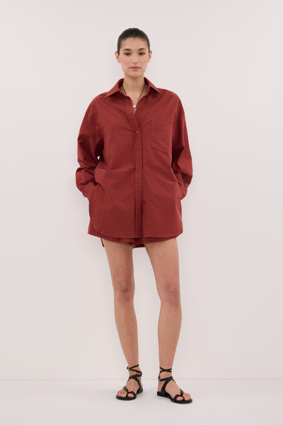 Aude wearing RHEA 2.0 SAHARA OVERSIZED COTTON SHIRT