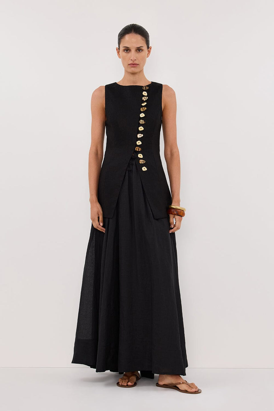 BAYLEE BLACK SLEEVELESS LINEN TOP Clothing DISSH Boutiques 