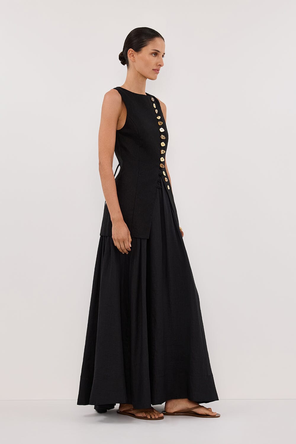 BAYLEE BLACK SLEEVELESS LINEN TOP Clothing DISSH Boutiques 