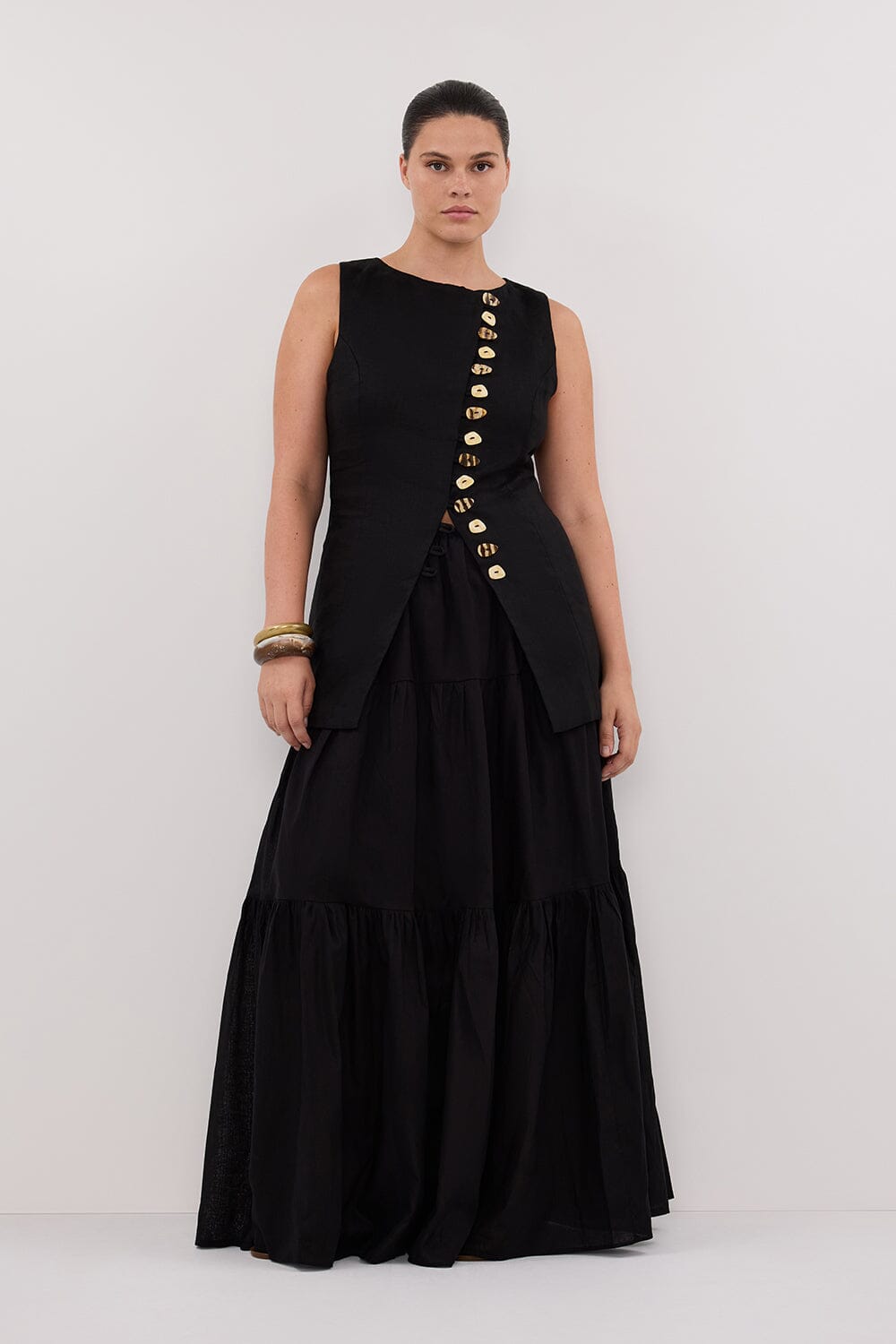BAYLEE BLACK SLEEVELESS LINEN TOP Clothing DISSH Boutiques 