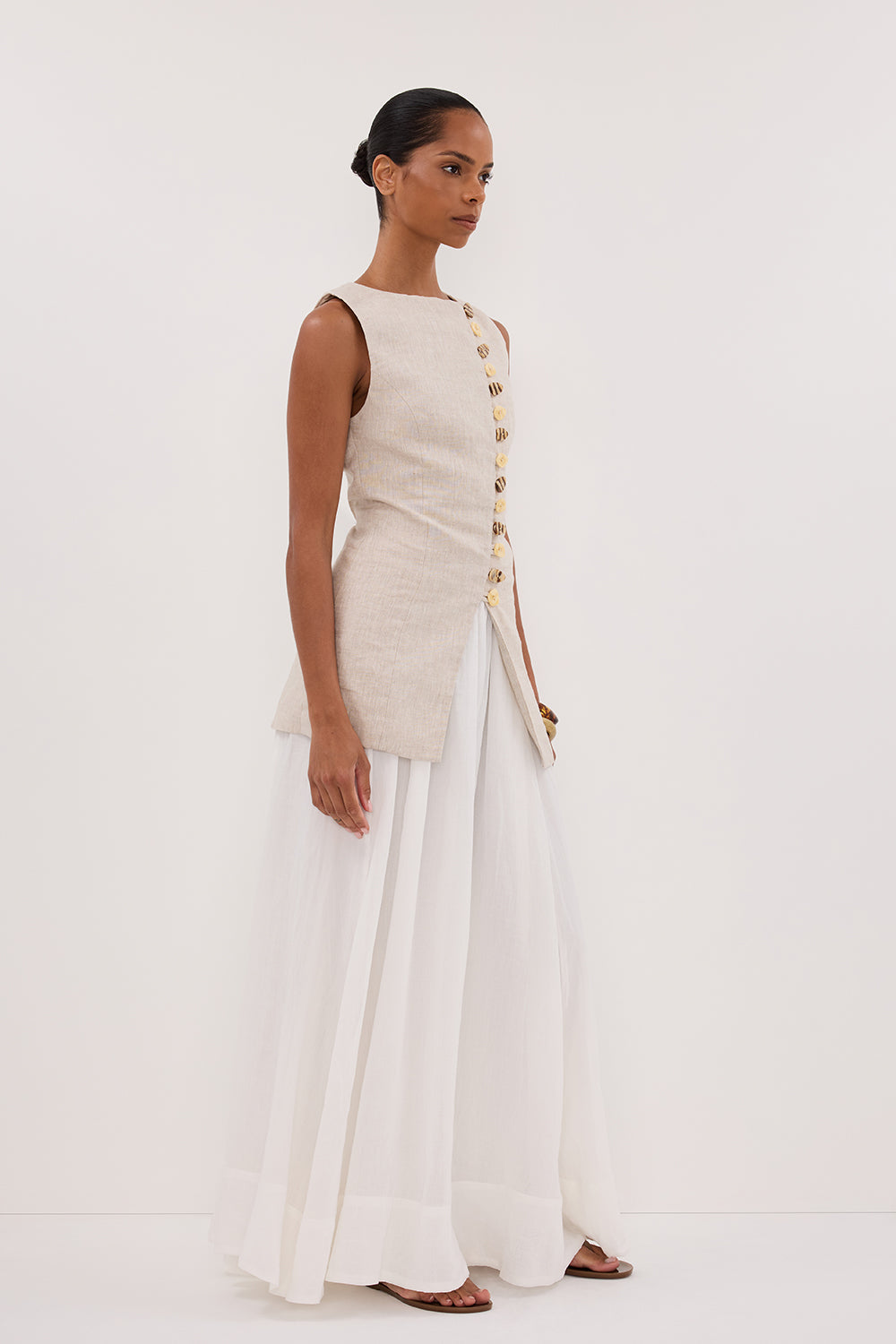 BAYLEE NATURAL LINEN VEST Clothing DISSH Boutiques 