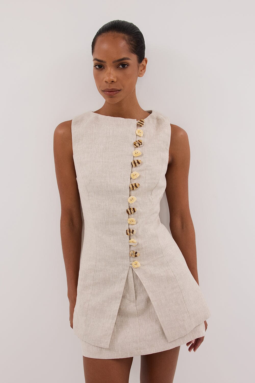 BAYLEE NATURAL SLEEVELESS LINEN TOP Clothing DISSH Boutiques 