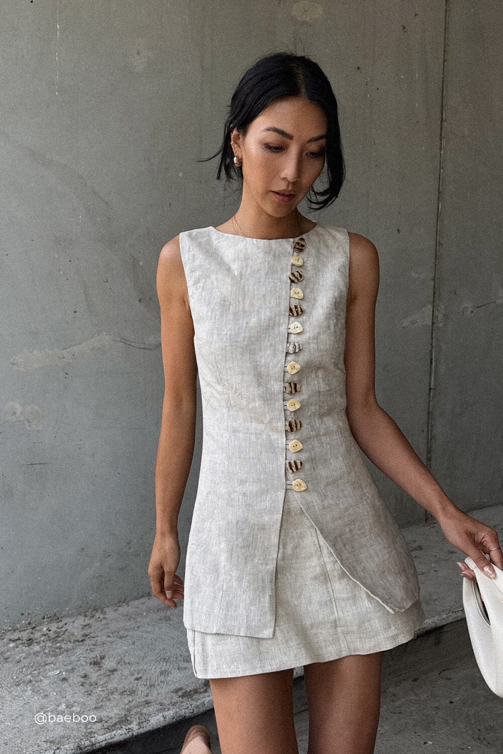 BAYLEE NATURAL SLEEVELESS LINEN TOP Clothing DISSH Boutiques 