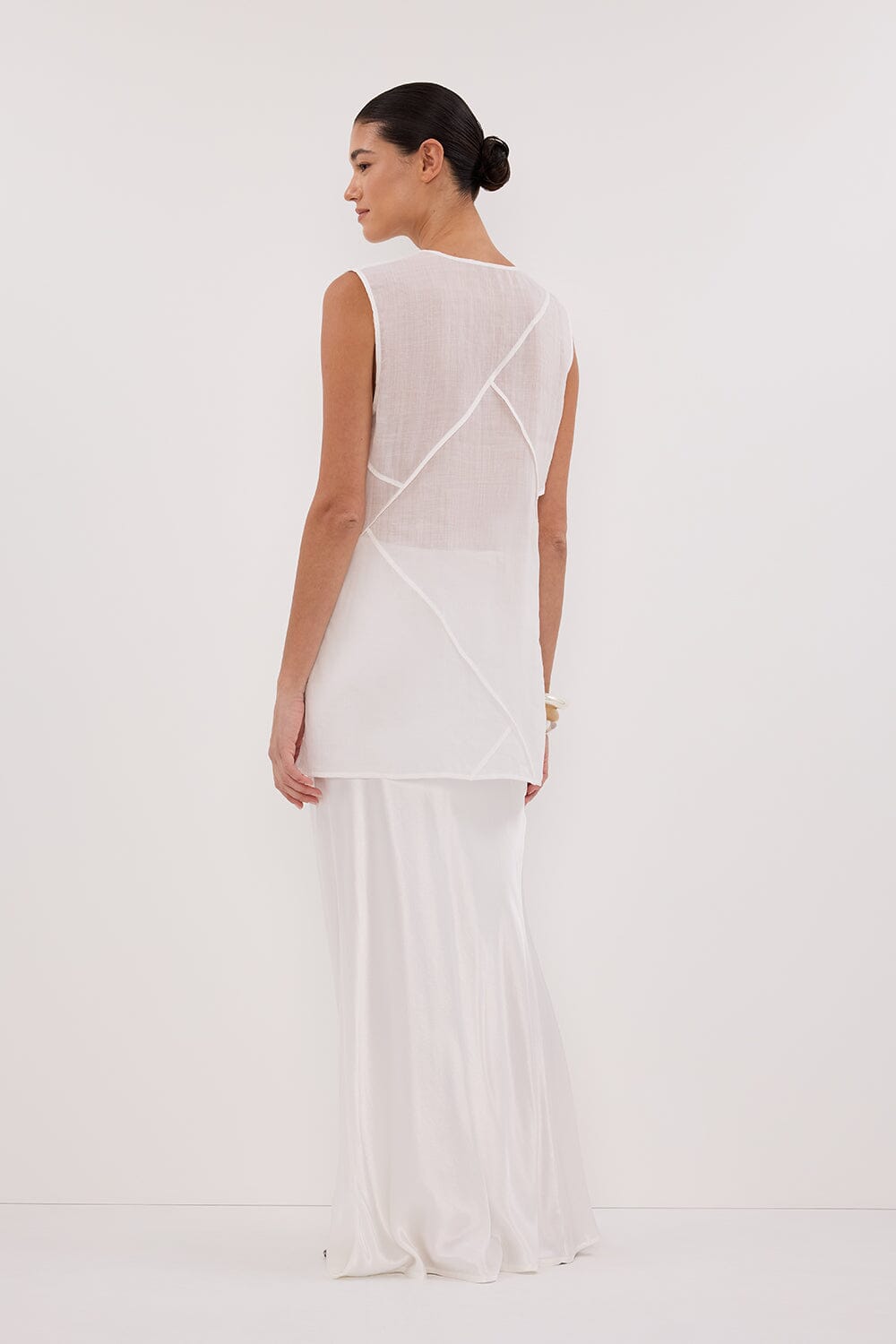 CARMEL WHITE RAMIE V NECK TOP Clothing DISSH Boutiques 