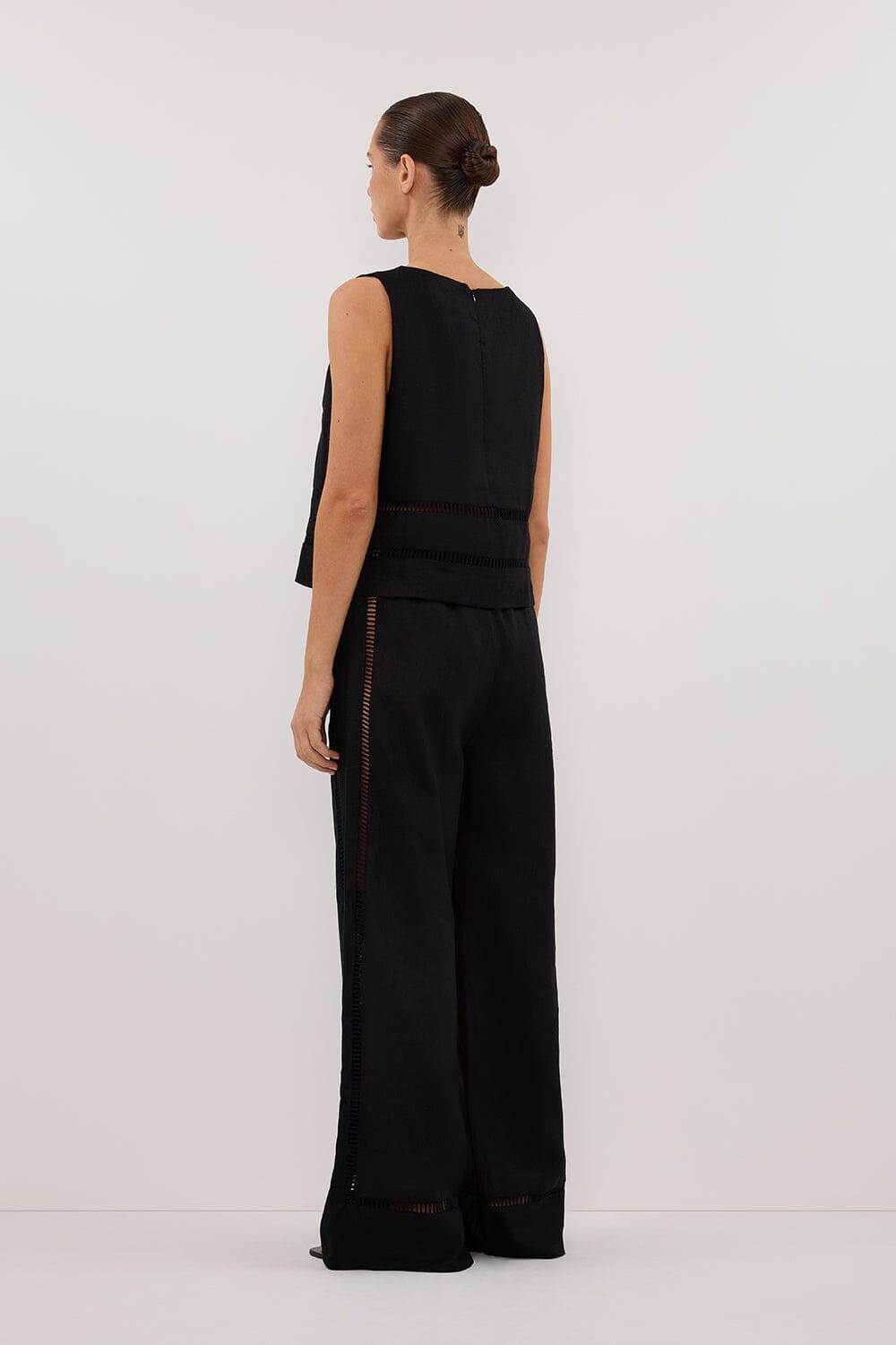 LINDSAY BLACK LINEN BOXY TOP Clothing DISSH Boutiques 