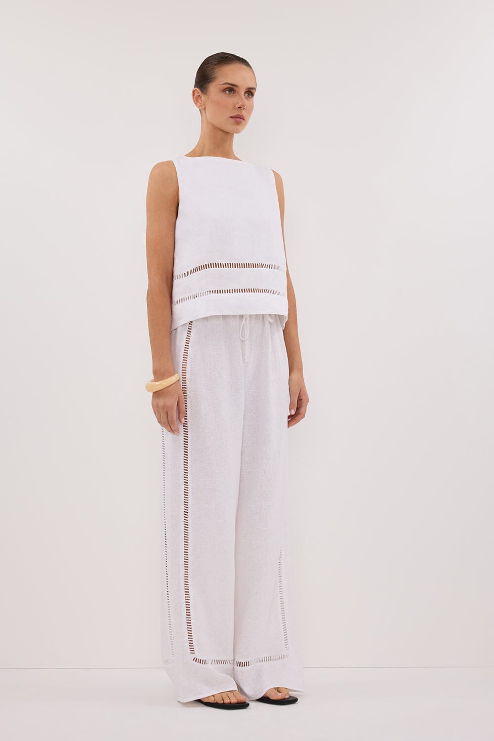 LINDSAY WHITE LINEN BOXY TOP Clothing DISSH Boutiques 