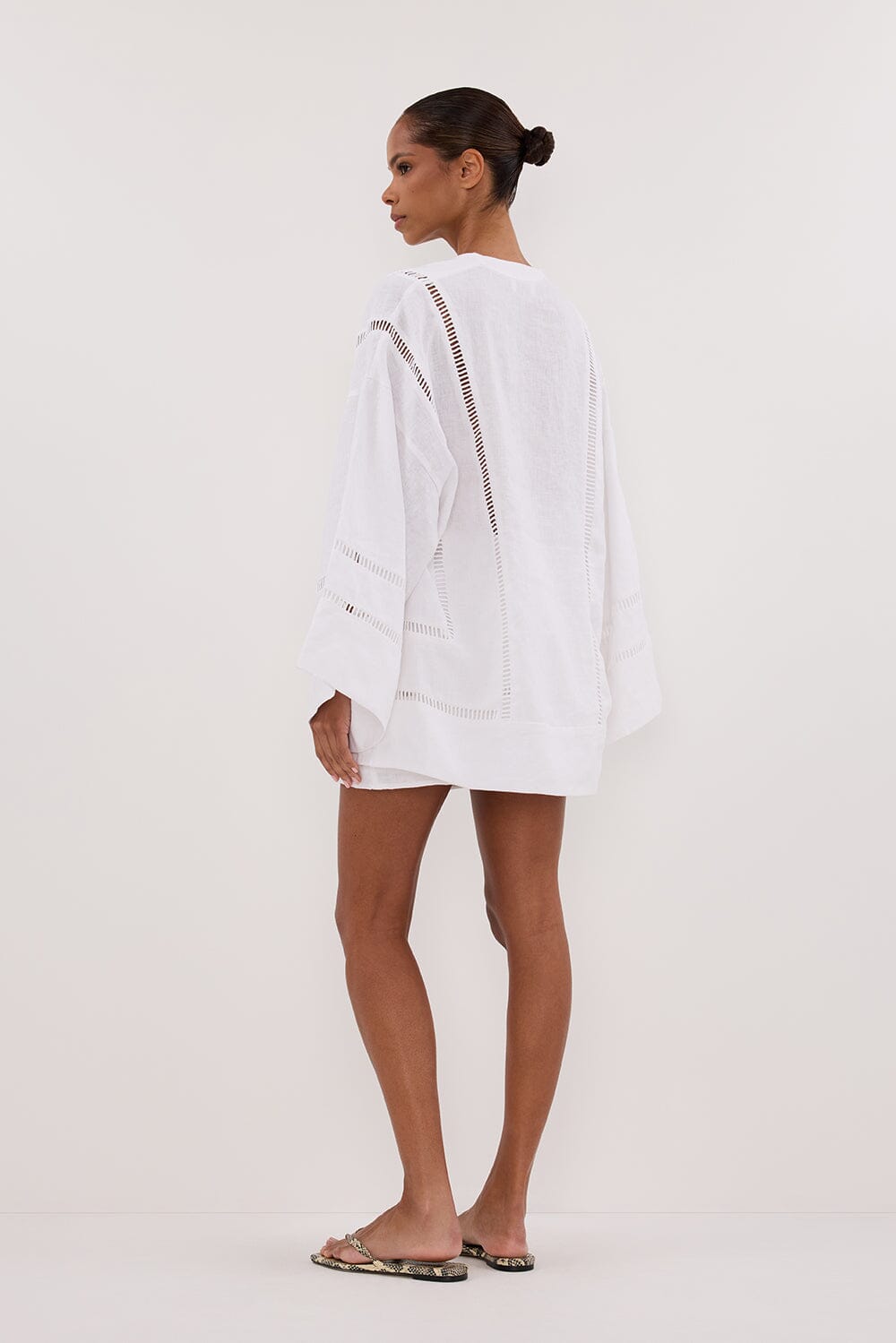 LINDSAY WHITE LINEN KIMONO TOP Clothing DISSH Boutiques 
