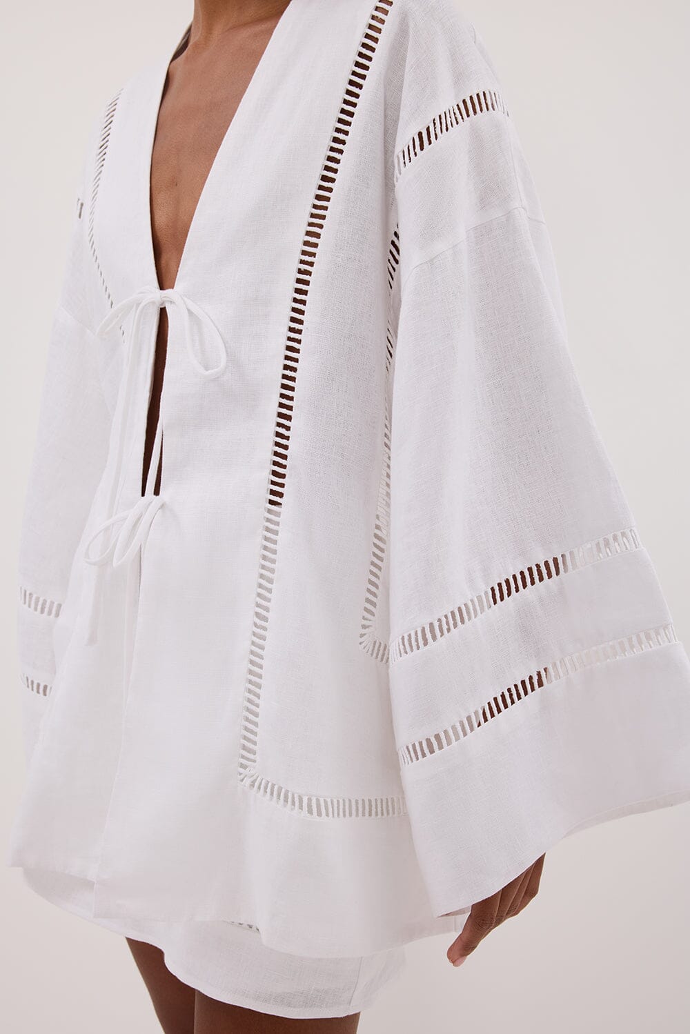 LINDSAY WHITE LINEN KIMONO TOP Clothing DISSH Boutiques 
