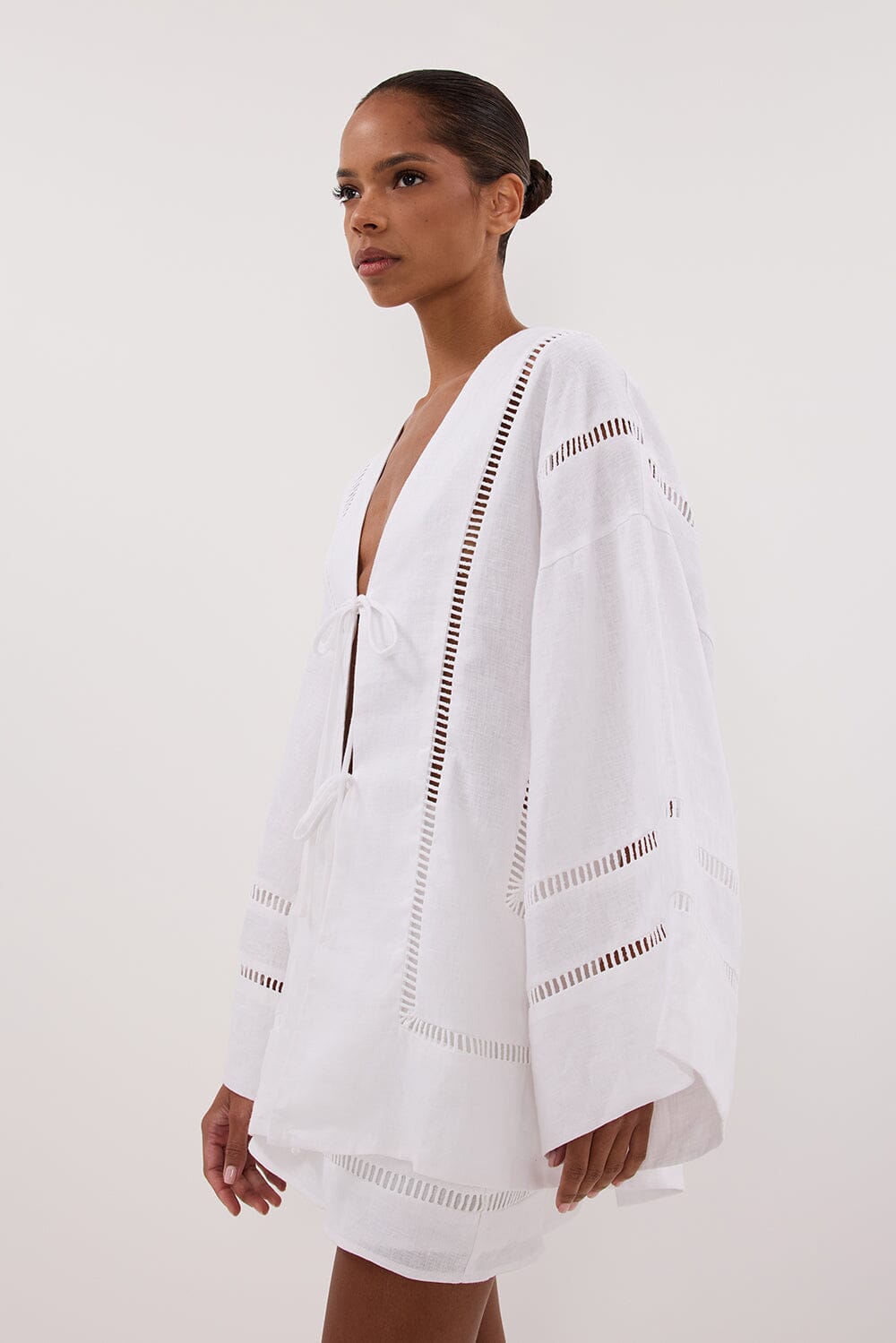 LINDSAY WHITE LINEN KIMONO TOP Clothing DISSH Boutiques 