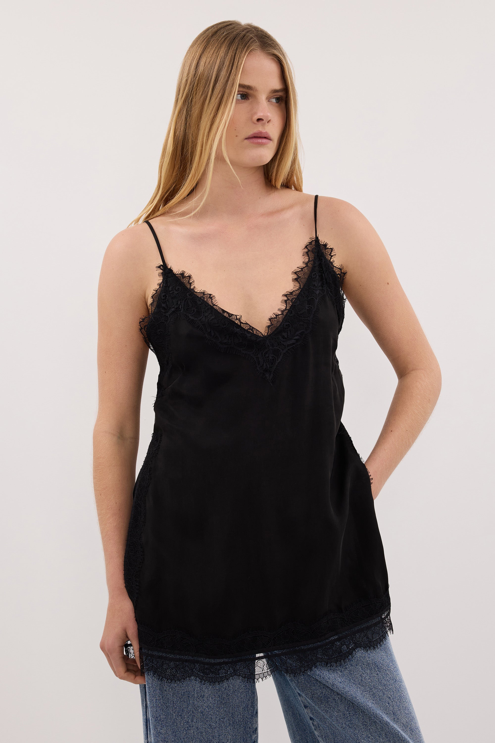 ANDREA BLACK SLEEVELESS LACE CAMI TOP