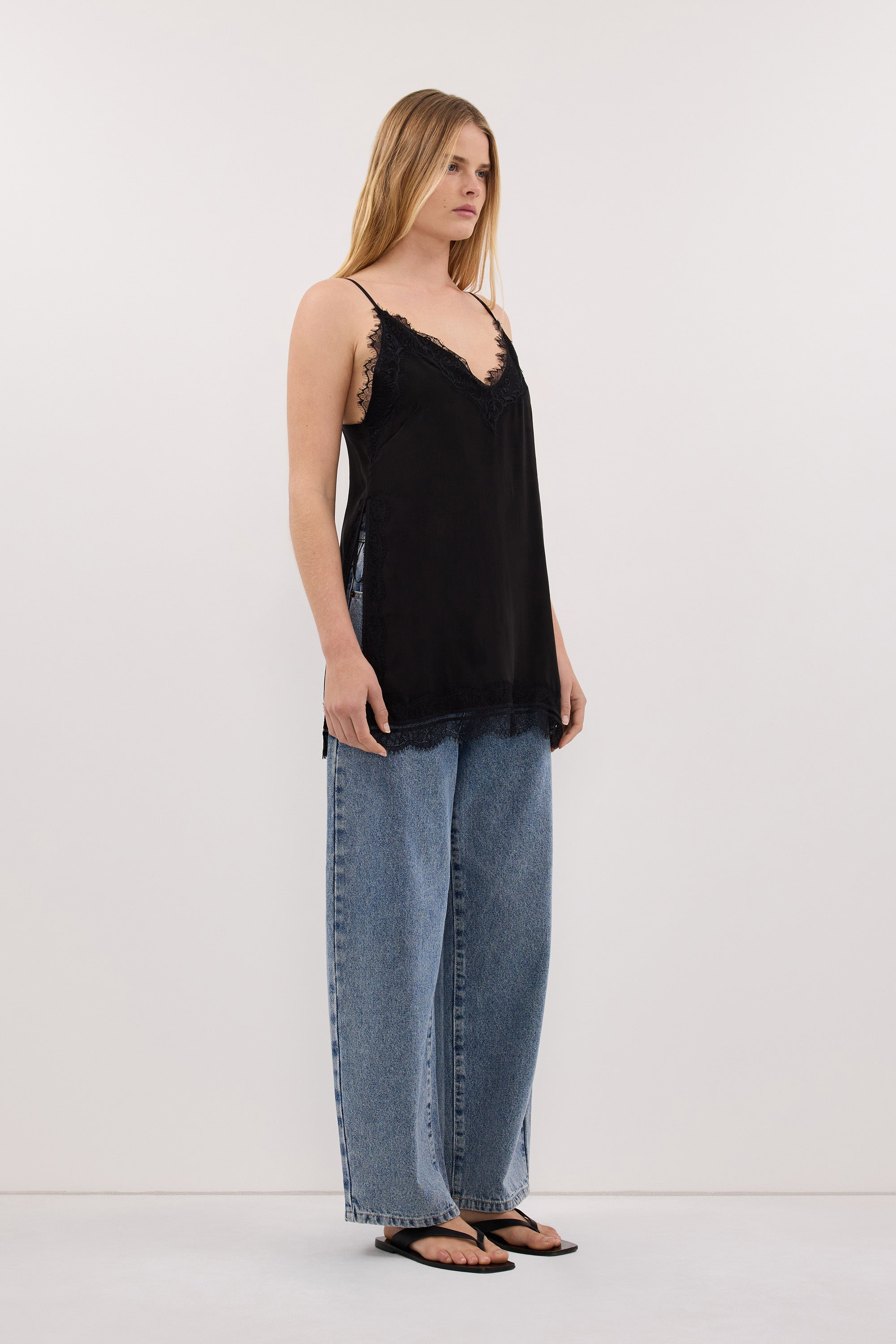 ANDREA BLACK SLEEVELESS LACE CAMI TOP