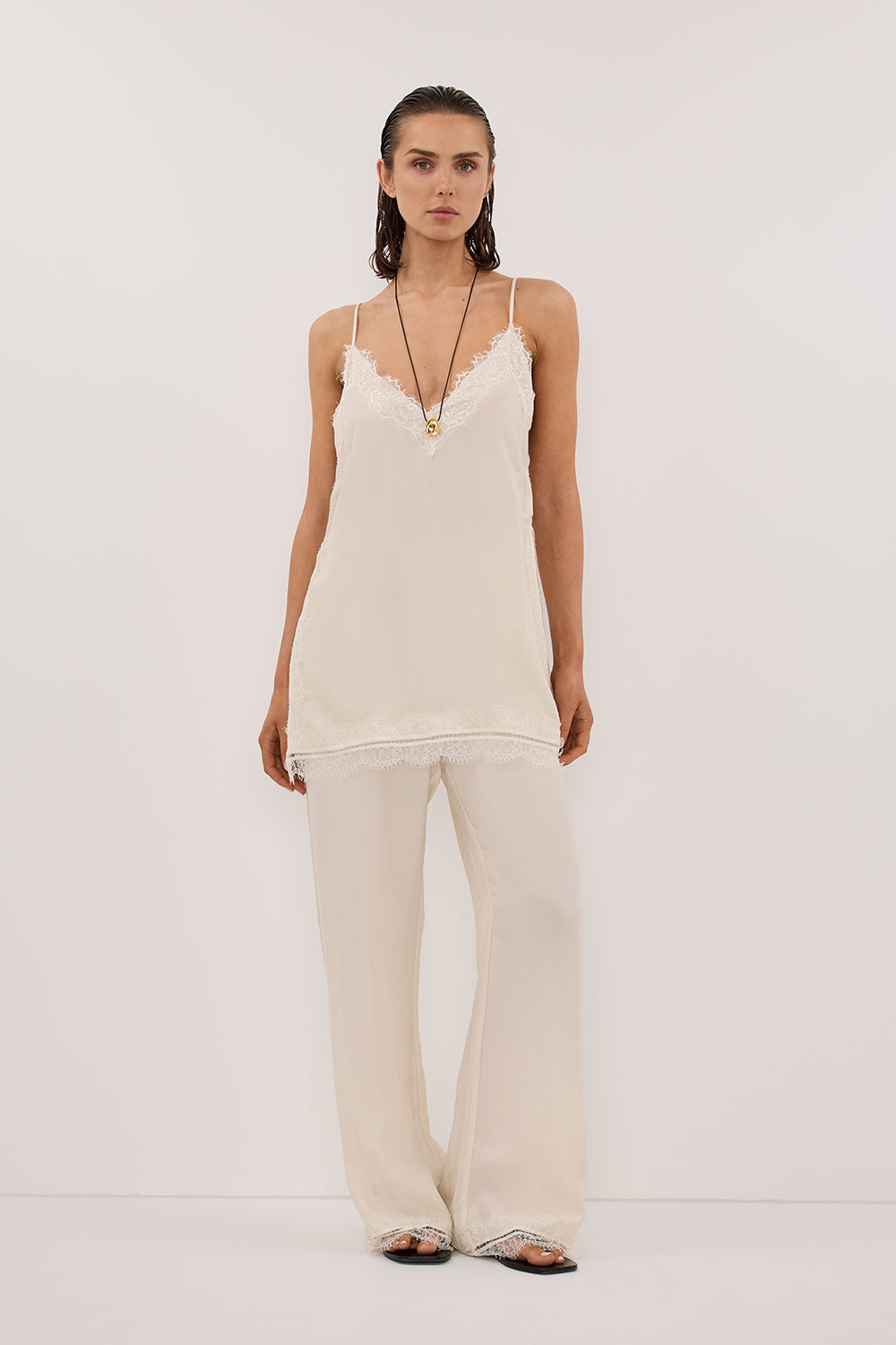 ANDREA SANDSTONE SLEEVELESS LACE CAMI TOP