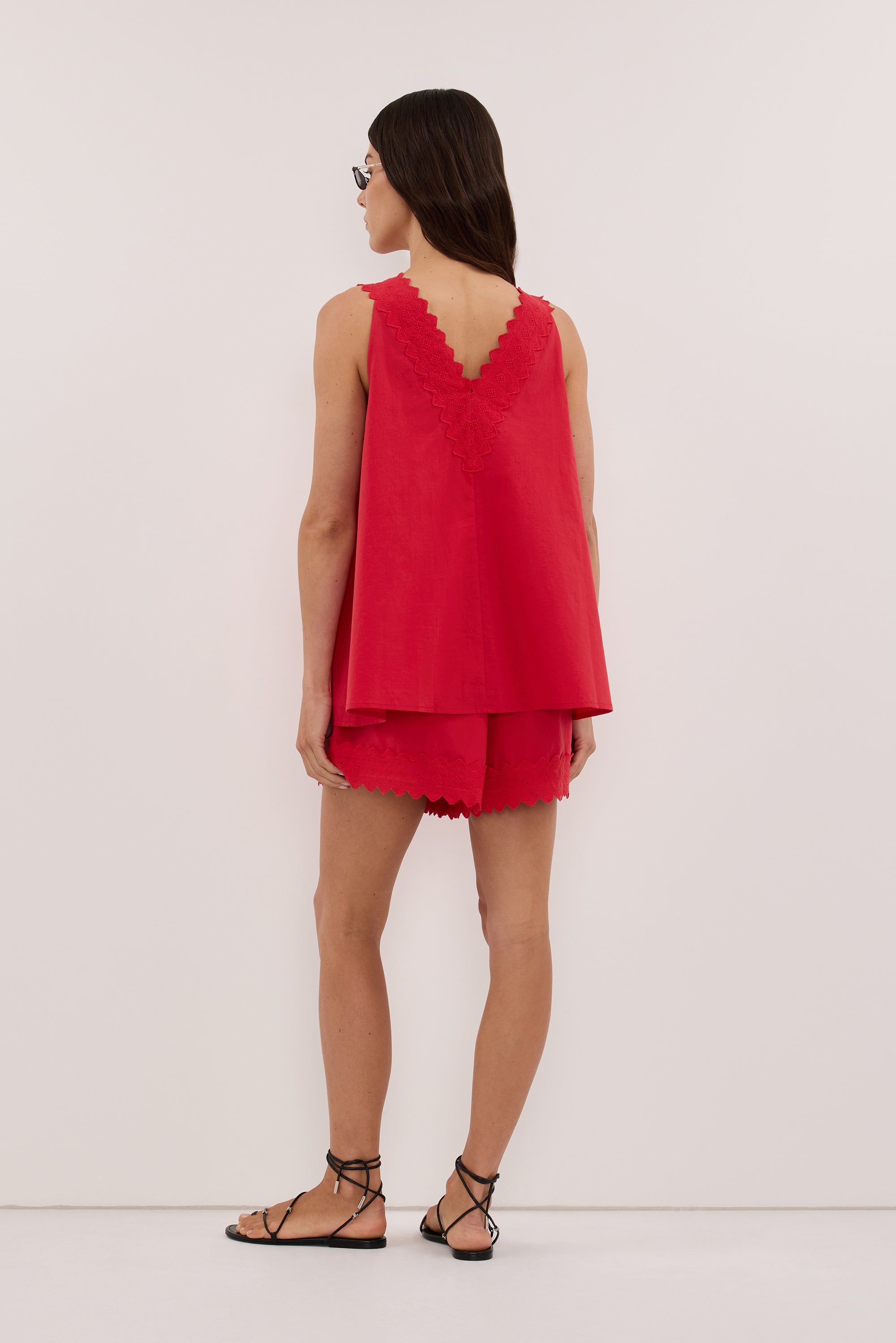 ANNABEL RED V NECK TOP