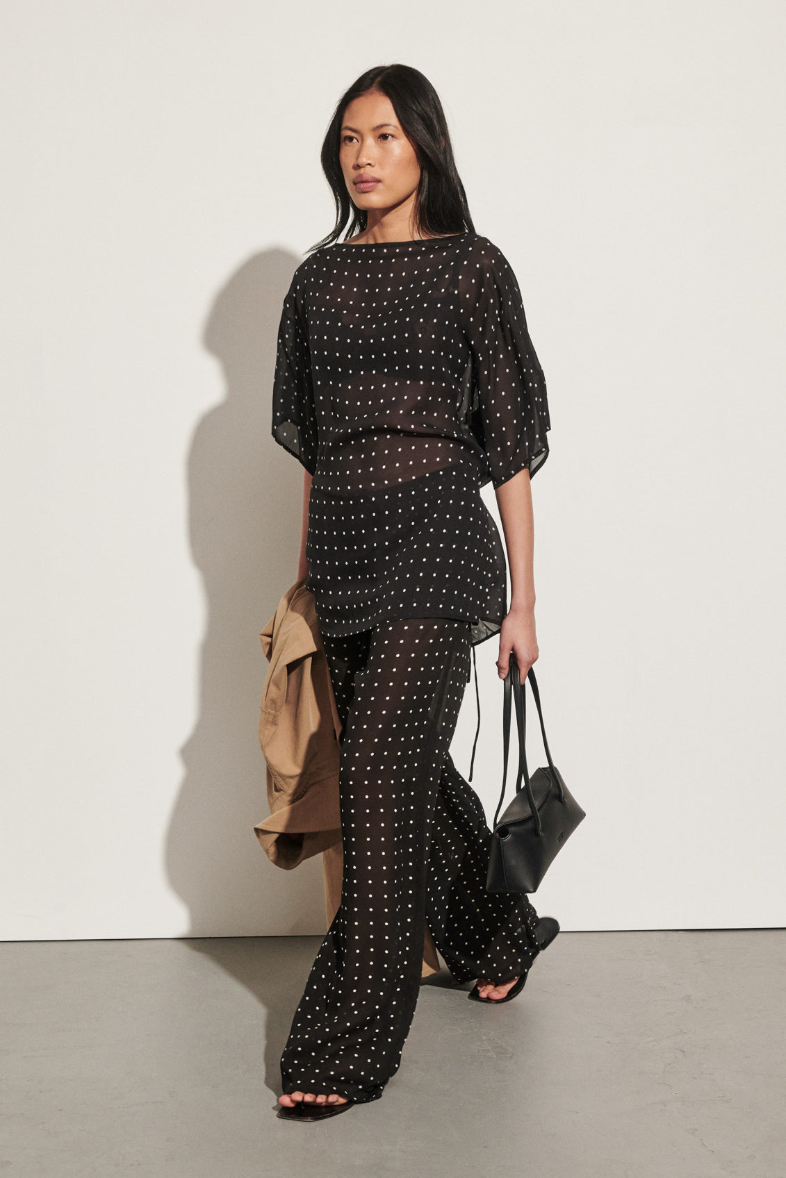 VANESSA BLACK SPOT PRINT TEE