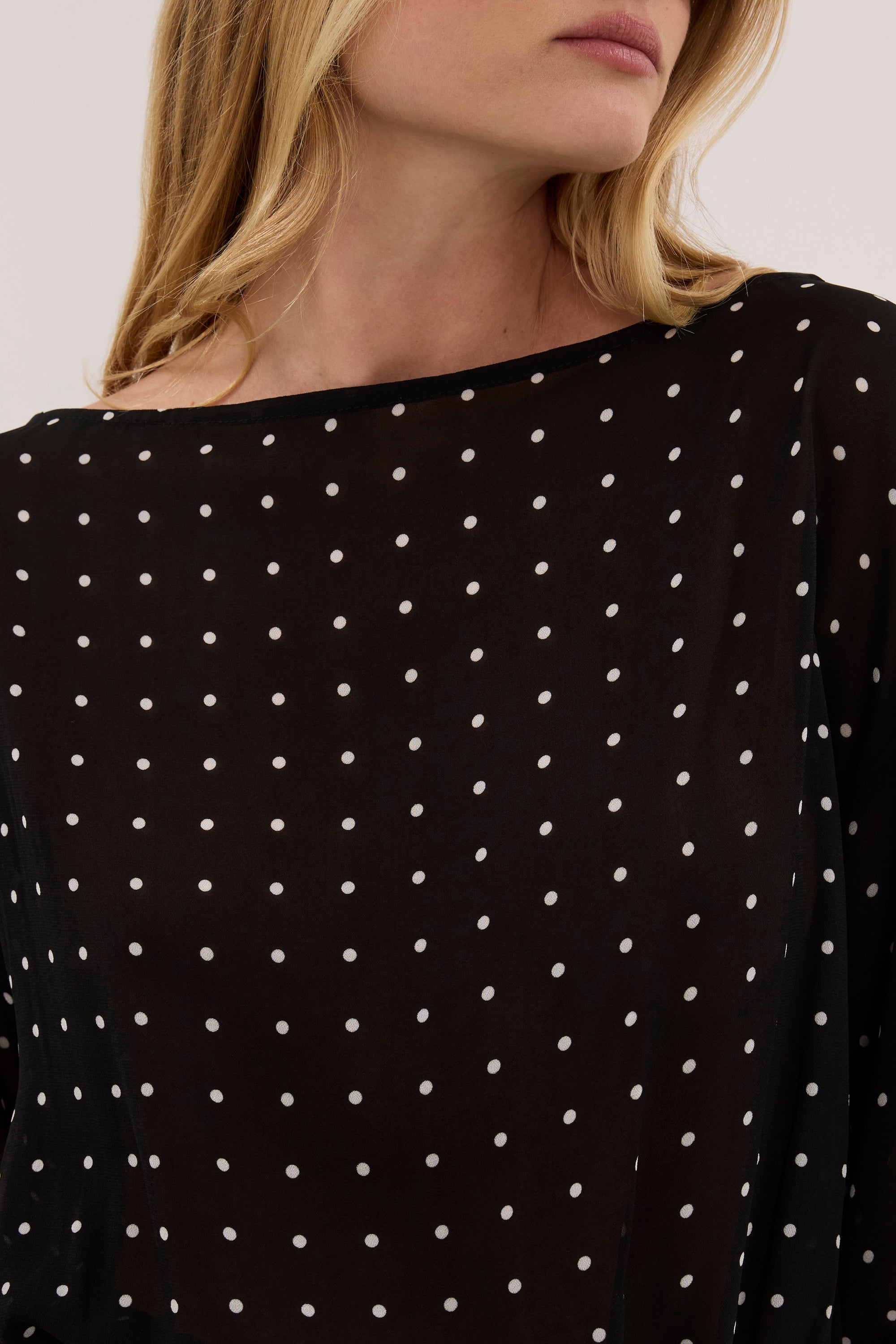 VANESSA BLACK SPOT PRINT TEE